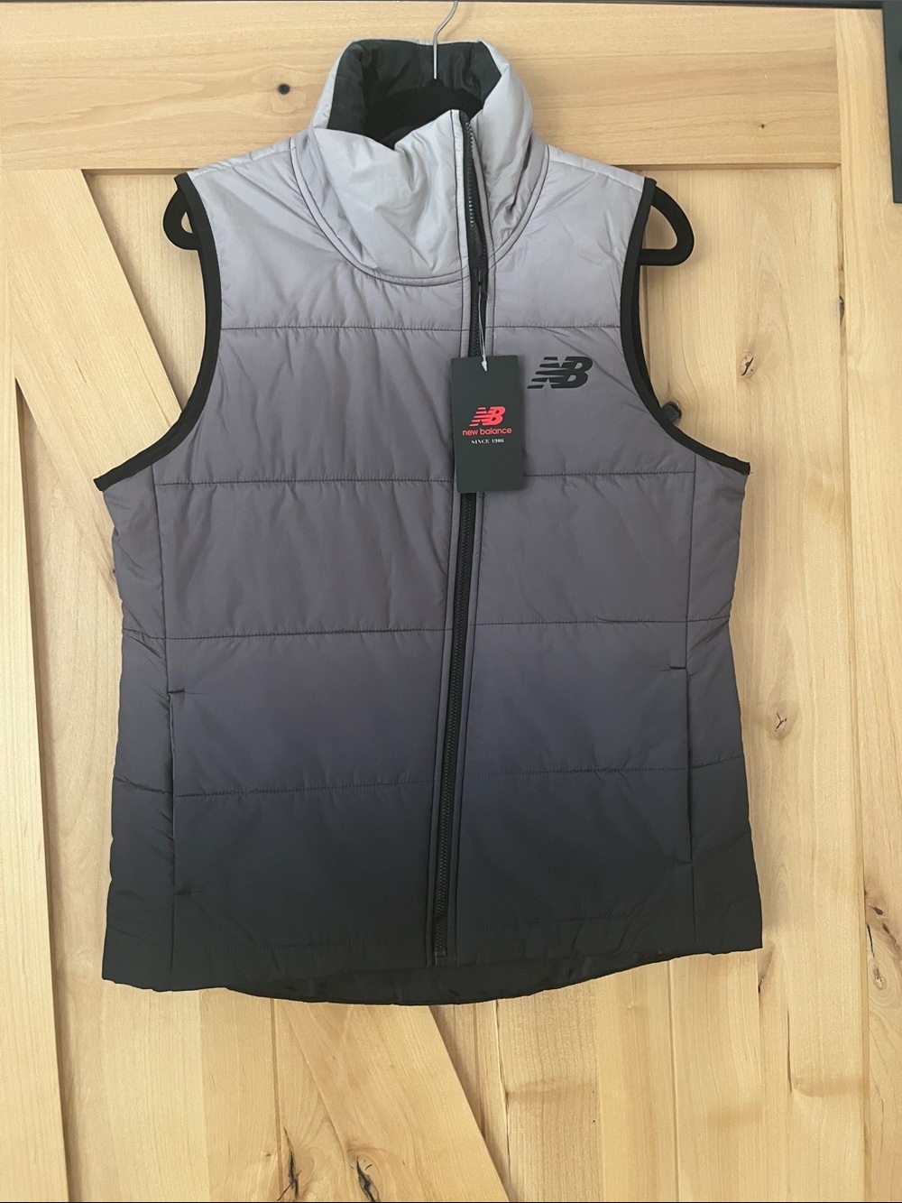 New Balance Women’s Gradient Gray-Black Quilted Puffer Vest